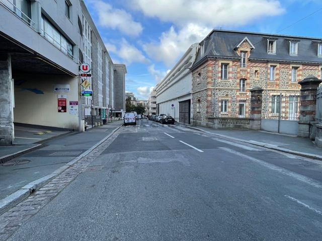 Garage vente à Centre, Saint-Brieuc