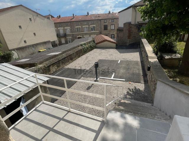 Garage vente à Saint-Genest-Lerpt, Loire