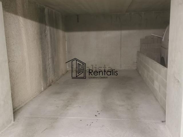 Garage location à Saint-Genis-Pouilly, Ain