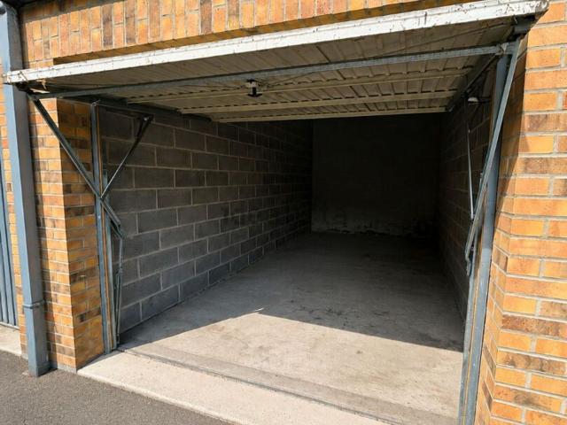 Garage vente à Cité de la Marlière, Saint-Saulve