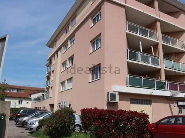 Garage location à Les Balmes – Montray, Sainte-Foy-lès-Lyon