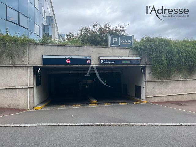 Garage location à Quartier Liberté, Suresnes