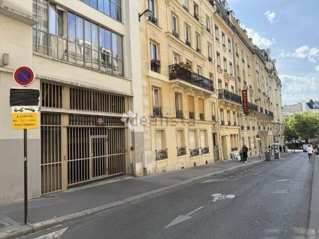 Garage vente à Paris 9e Arrondissement, Paris