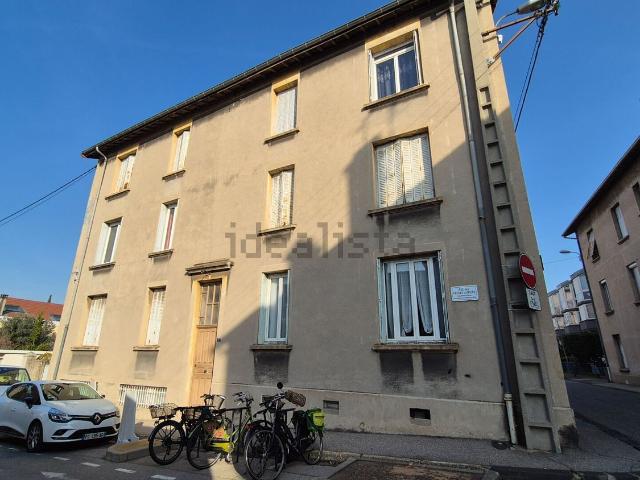 Garage vente à Valence, Drôme