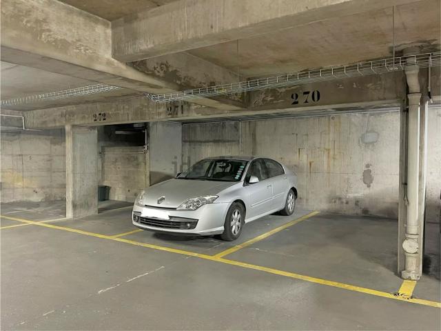 Garage vente à Vanves, Hauts-de-Seine