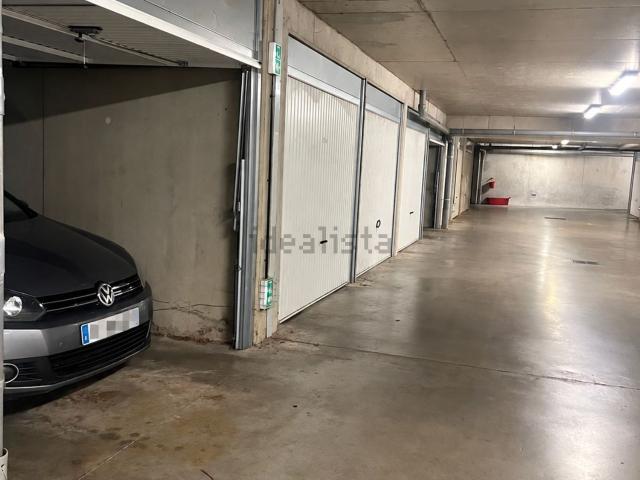 Garage vente à Vénissieux, Rhône