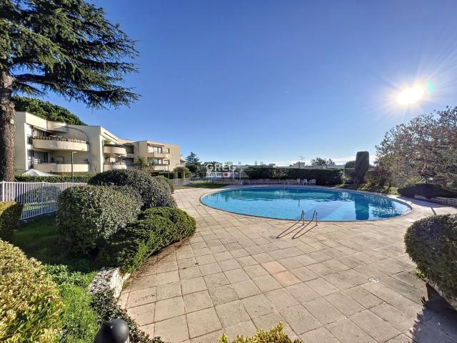 Garage vente à Villeneuve-Loubet, Alpes-Maritimes