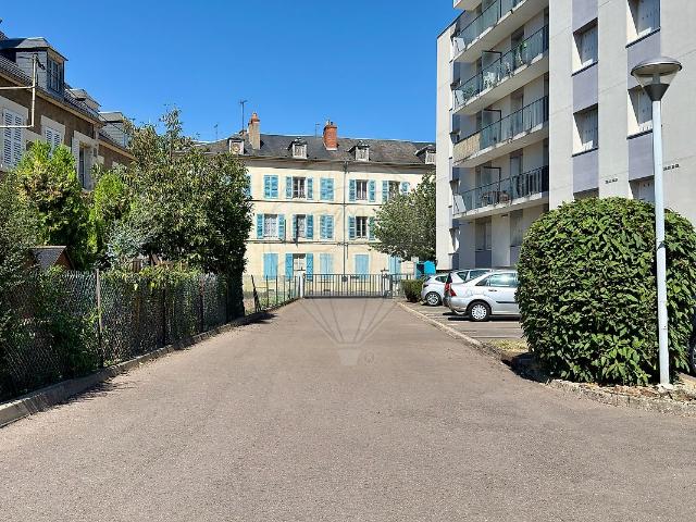 Garage vente à Nevers