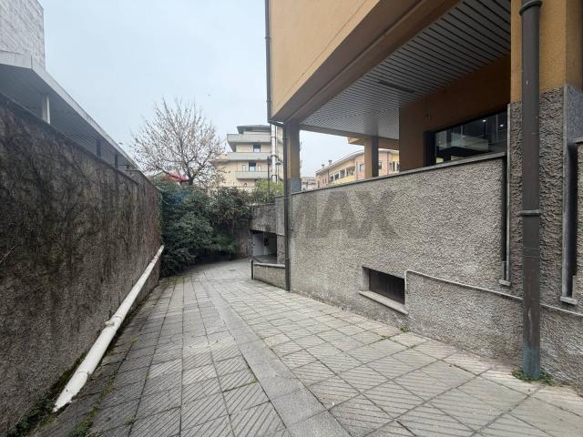 Box in affitto a Ravello, Parabiago