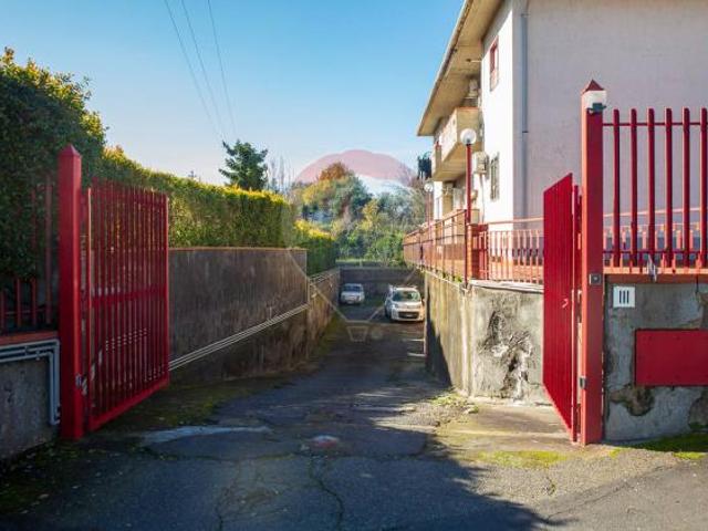 Box in vendita a Aci Sant'antonio, Sicilia