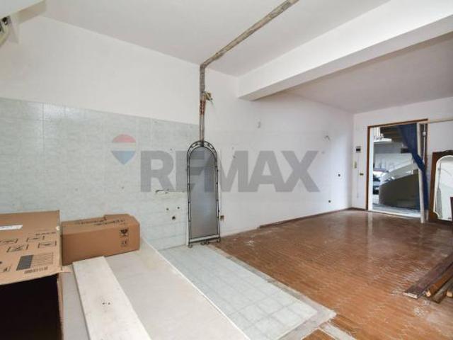 Box in vendita a Acireale, Sicilia