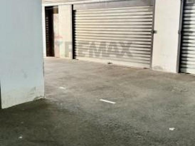 Box in vendita a Belpasso, Sicilia
