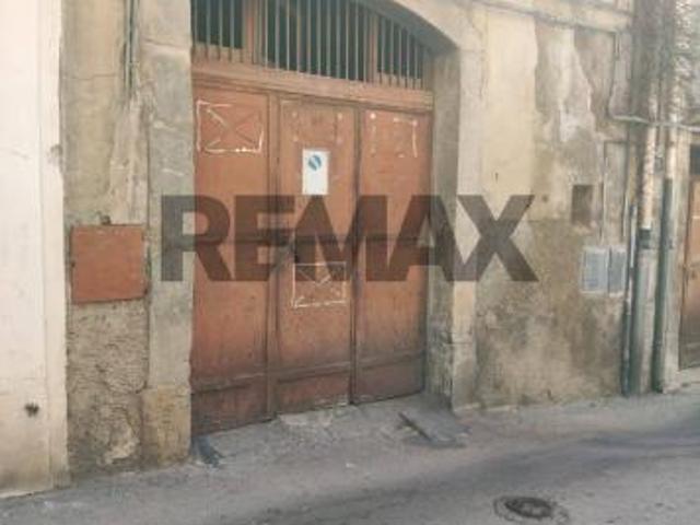 Box in vendita a Canalotto, Caltagirone