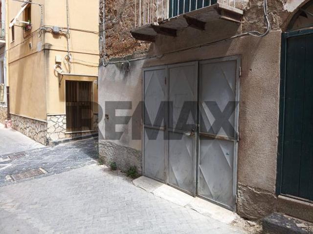 Box in vendita a Quartiere Provvidenza, Caltanissetta
