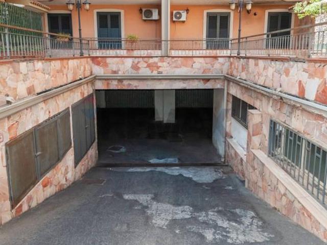 Box in vendita a San Giovanni Galermo-Trappeto-Cibali, Catania