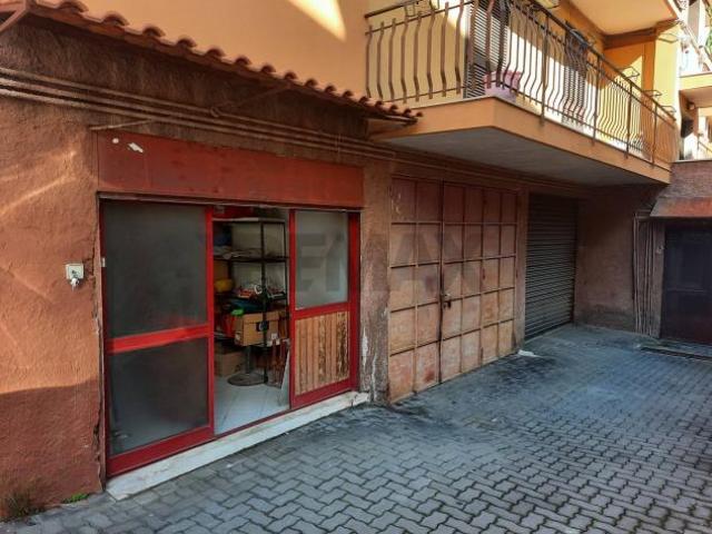 Box in vendita a Sciara, Mascalucia