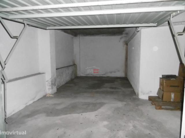 Garagem venda em Nossa Senhora Da Piedade, Calços