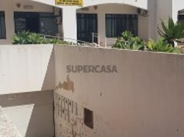Garagem venda em Albufeira e Olhos de Água, Albufeira