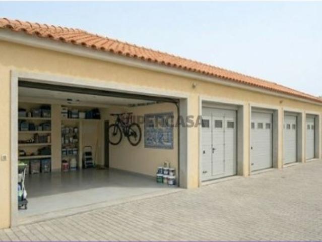 Garagem venda em Oliveira Do Bairro, Aveiro
