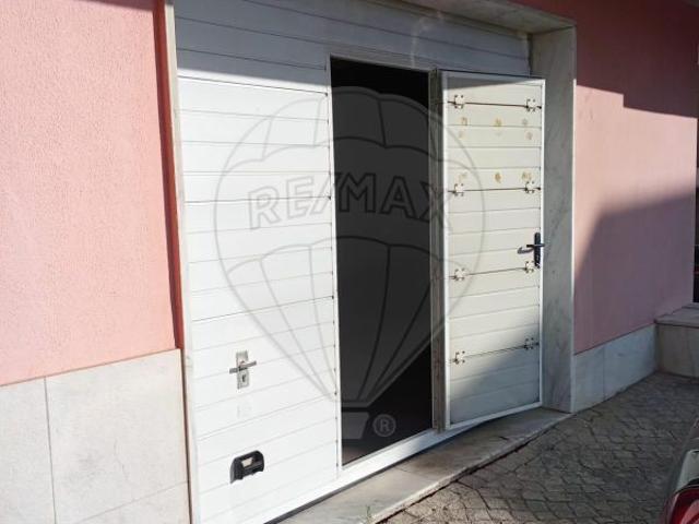 Garagem venda em Fonte das Eiras, Sintra