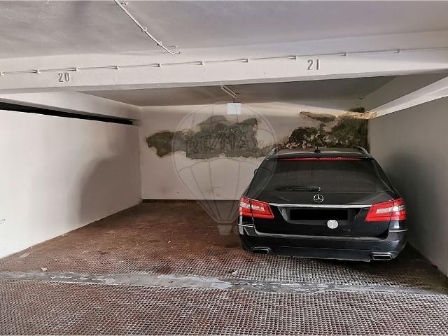 Garagem venda em Albufeira e Olhos de Água, Albufeira