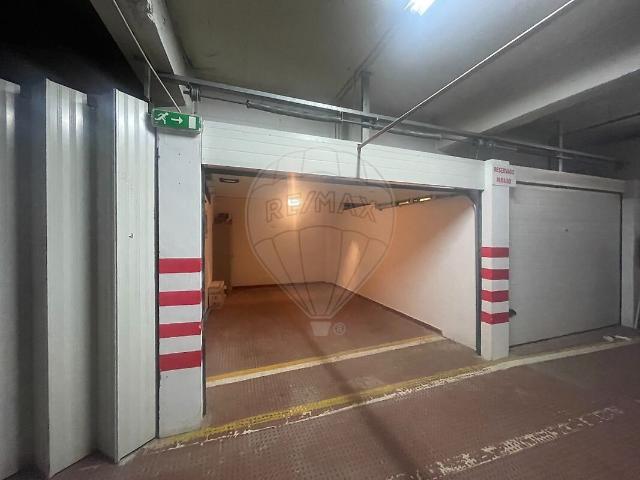 Garagem venda em Bairro dos Pescadores, Albufeira