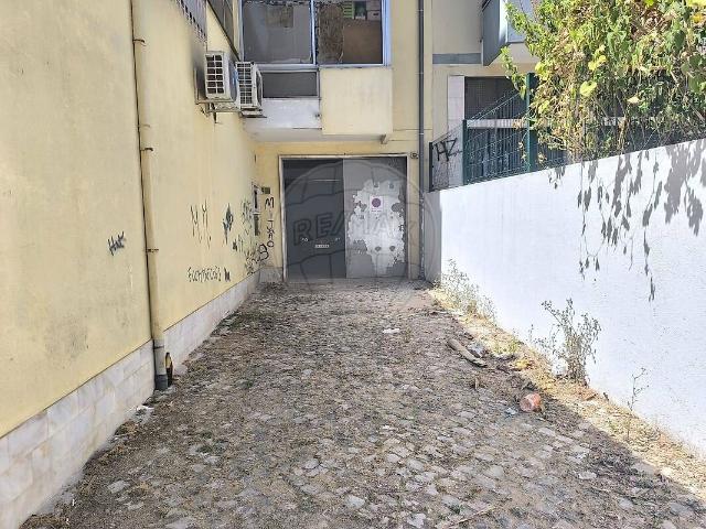 Garagem venda em Mem Martins, Algueirão-Mem Martins