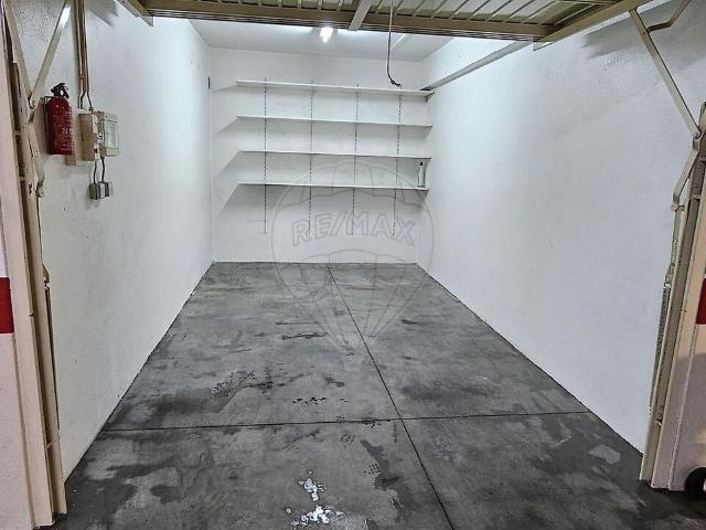 Garagem venda em Chegadinho, Setúbal