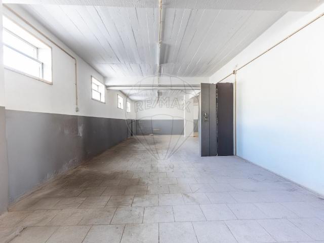 Garagem venda em Quinta de Santa Ana, Almada