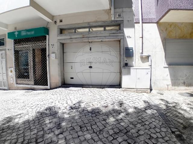 Garagem venda em Pombal, Almada