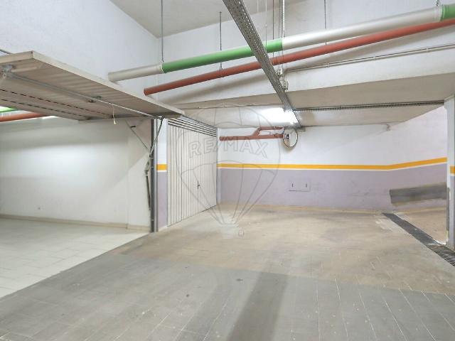 Garagem venda em Pombal, Almada
