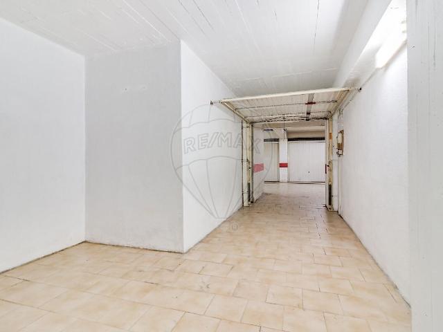 Garagem venda em Cacém, Cacém e São Marcos
