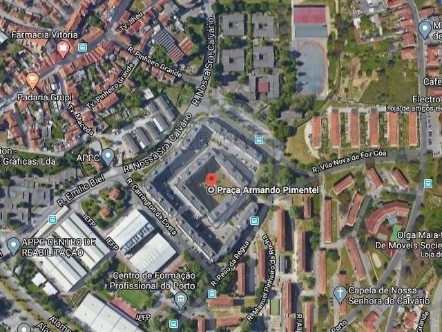 Garagem venda em Azevedo, Porto