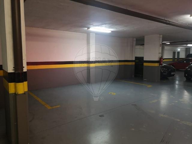 Garagem venda em Neves, Funchal