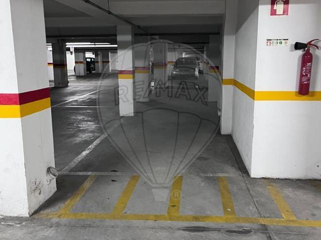 Garagem venda em Évora