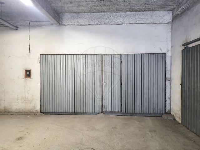 Garagem venda em Malveira e São Miguel de Alcainça, Mafra
