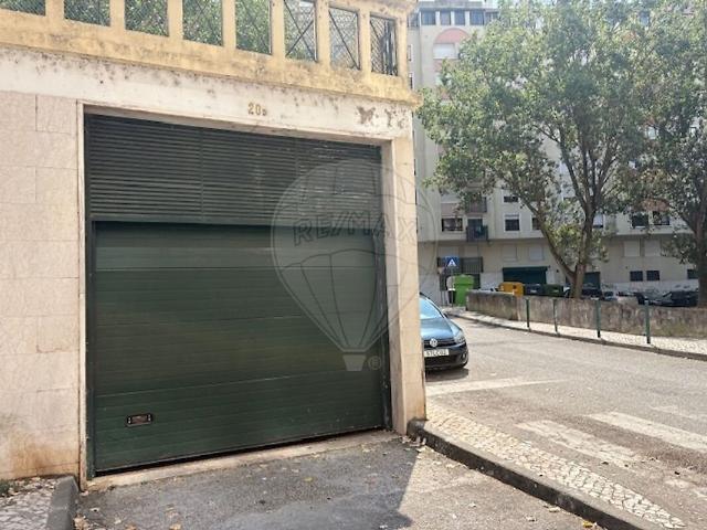 Garagem venda em Massamá, Massamá e Monte Abraão