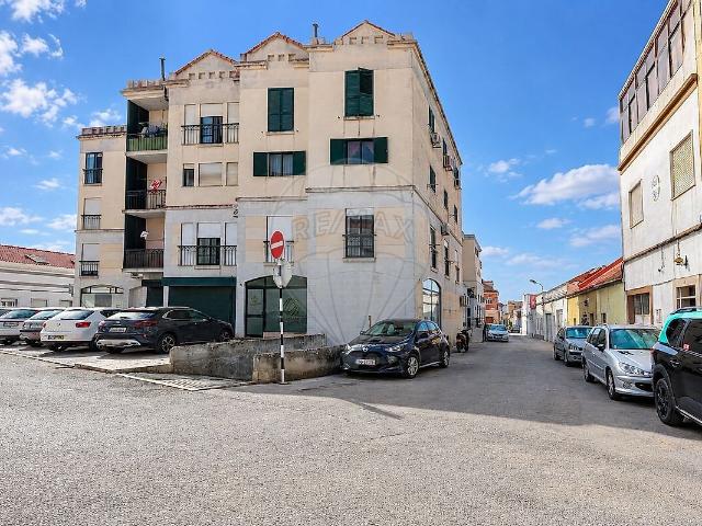 Garagem venda em Bairro da Calçada, Montijo