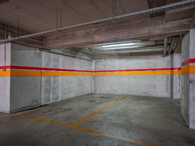Garagem venda em Praia da Vitória, Praia da Vitória (Santa Cruz)