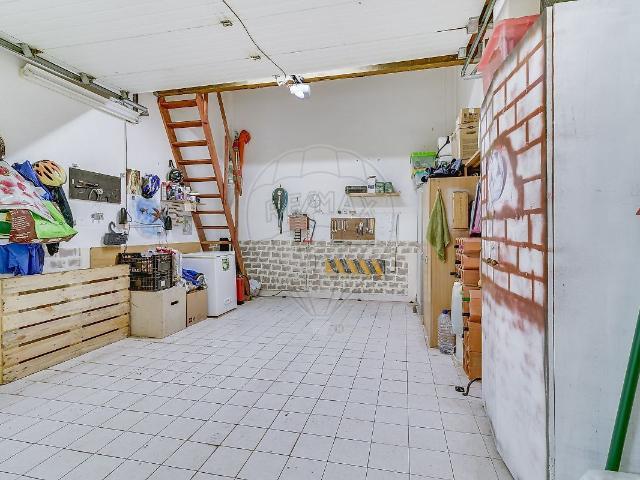 Garagem venda em Vale de Carenque, Queluz