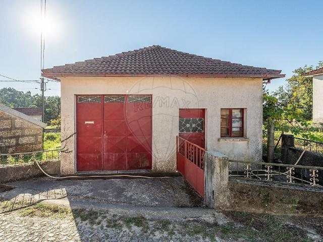 Garagem venda em Quinchães, Fafe