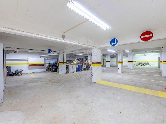 Garagem venda em Rinchoa, Rio de Mouro