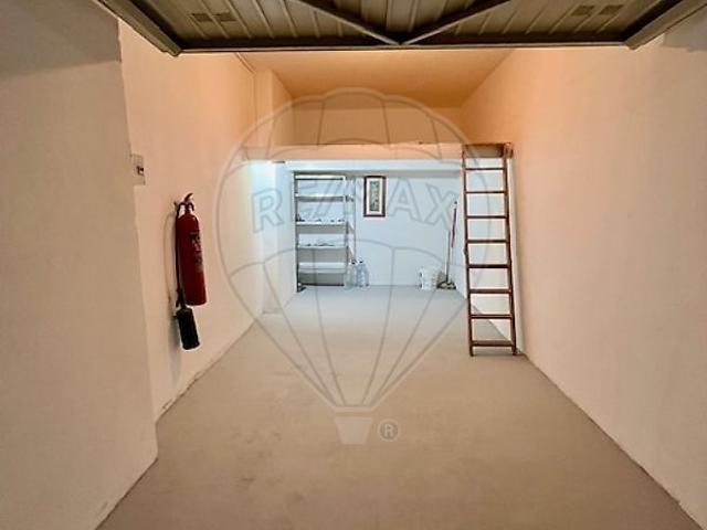Garagem venda em Lanchoa, Setúbal