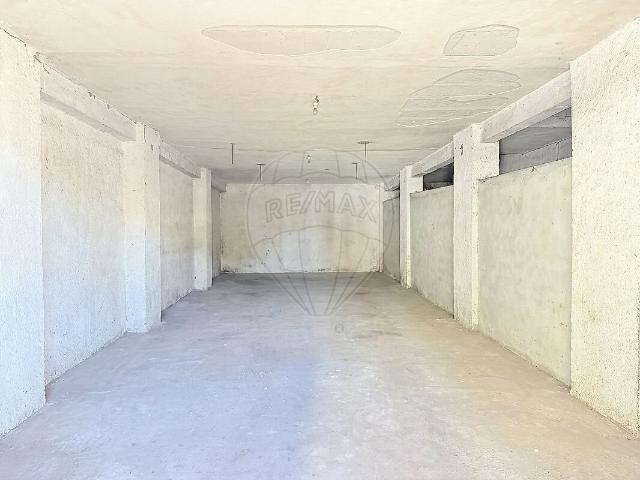 Garagem venda em Vale das Flores, Coimbra