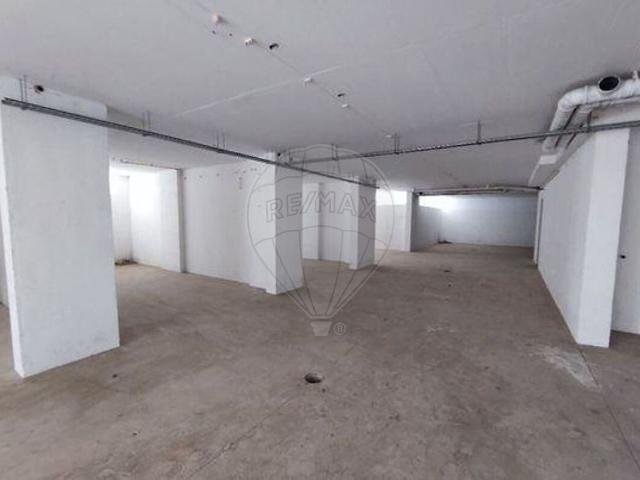 Garagem venda em Torres Novas