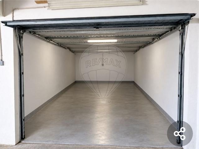 Garagem venda em Zona Comercial do Bairro de Santa Eugénia, Viseu