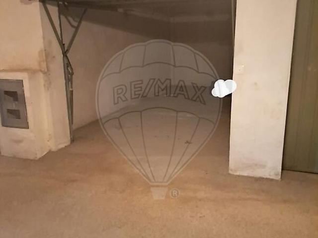 Garagem venda em Zona Comercial do Bairro de Santa Eugénia, Viseu