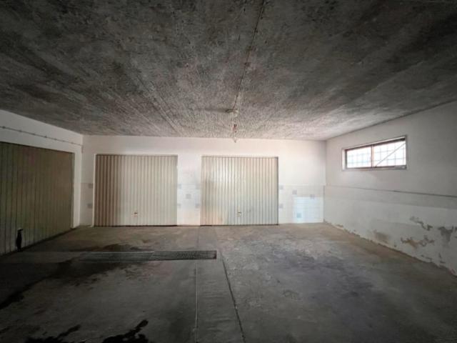 Garagem venda em Grelhal, Setúbal