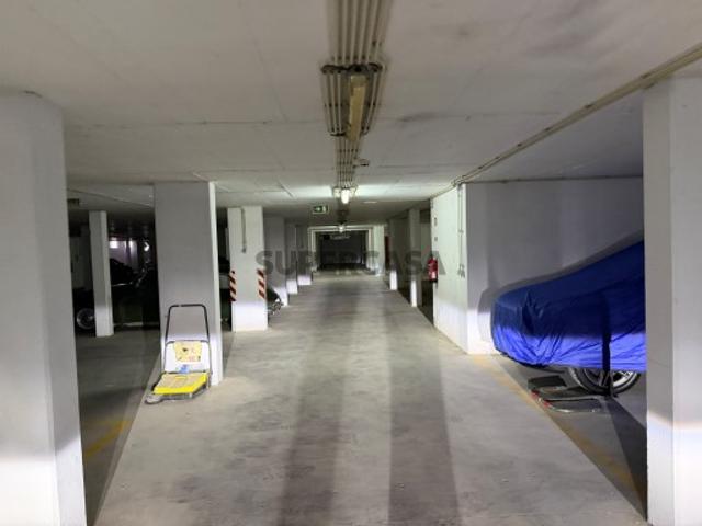 Garagem venda em Casal dos Eucaliptos, Cascais