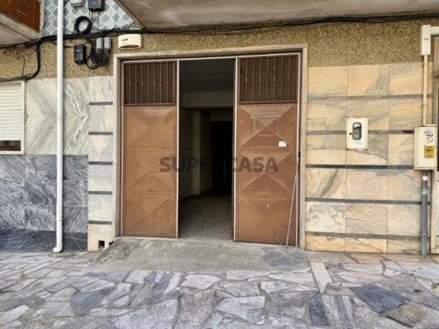 Garagem venda em Camarinha, Setúbal